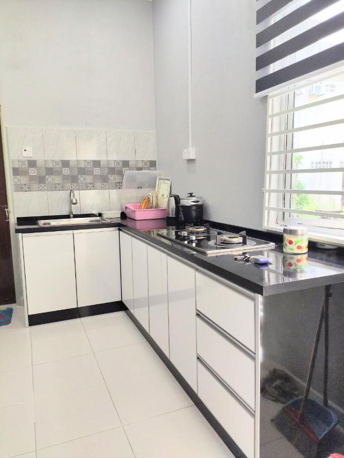 Villa Private Pool Cassa Dinies, Wifi , Bbq,10 Pax Rantau Panjang Exterior foto