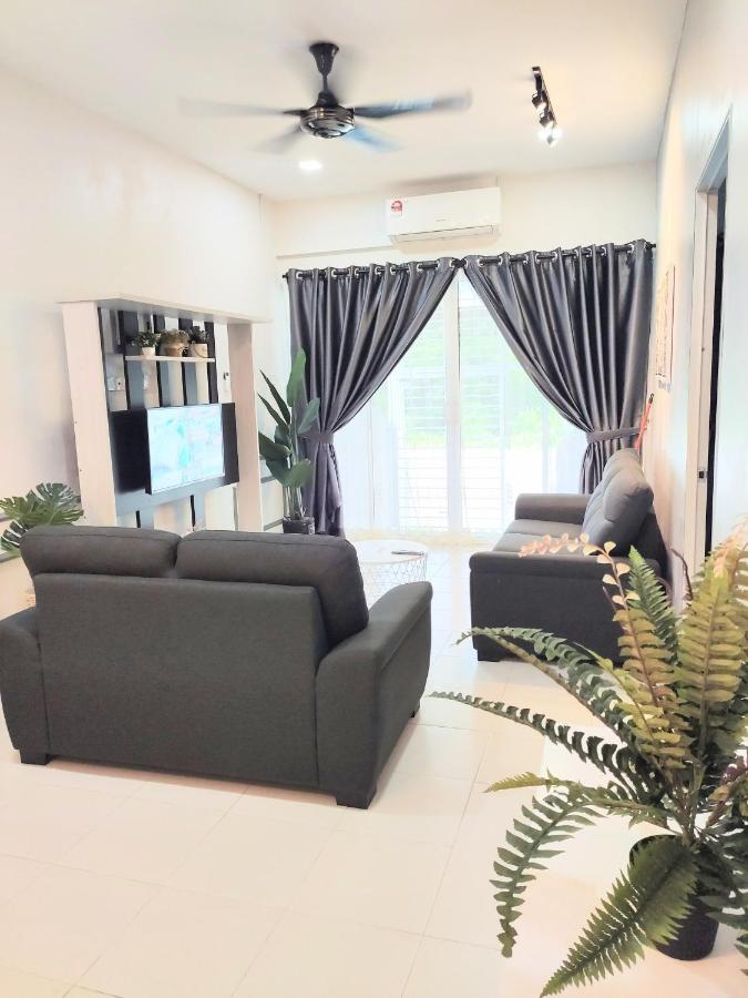 Villa Private Pool Cassa Dinies, Wifi , Bbq,10 Pax Rantau Panjang Exterior foto