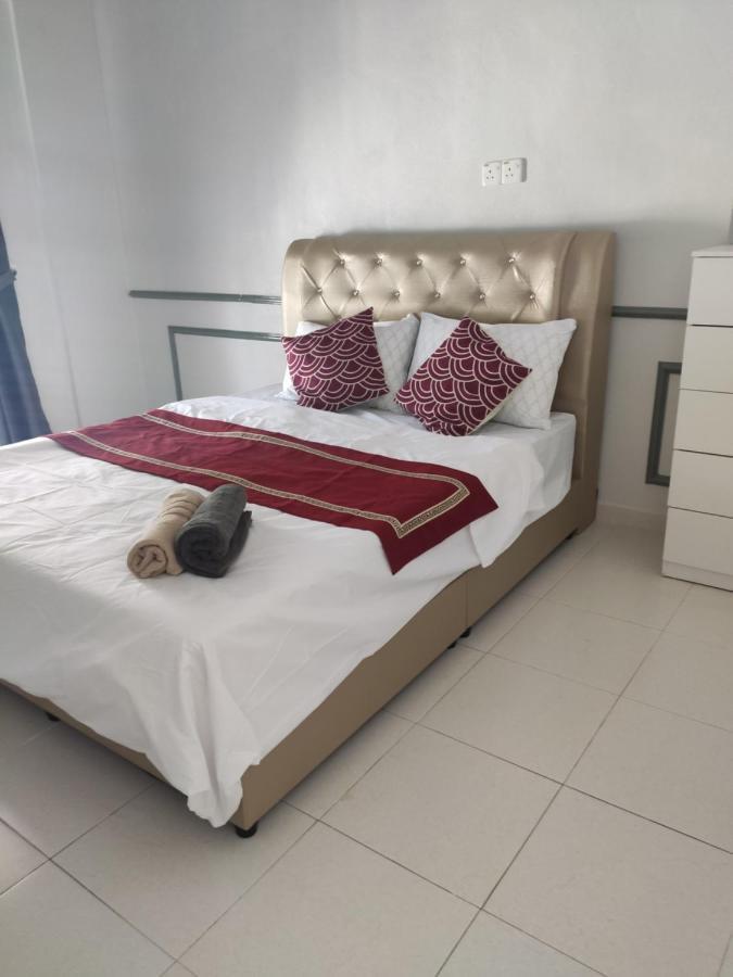Villa Private Pool Cassa Dinies, Wifi , Bbq,10 Pax Rantau Panjang Exterior foto