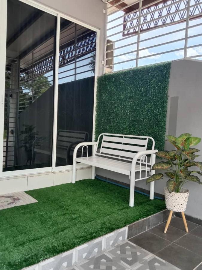 Villa Private Pool Cassa Dinies, Wifi , Bbq,10 Pax Rantau Panjang Exterior foto