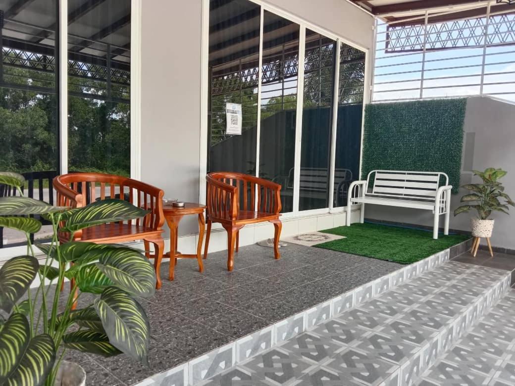 Villa Private Pool Cassa Dinies, Wifi , Bbq,10 Pax Rantau Panjang Exterior foto