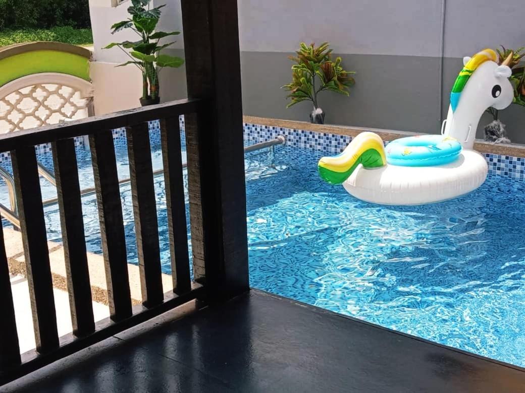 Villa Private Pool Cassa Dinies, Wifi , Bbq,10 Pax Rantau Panjang Exterior foto