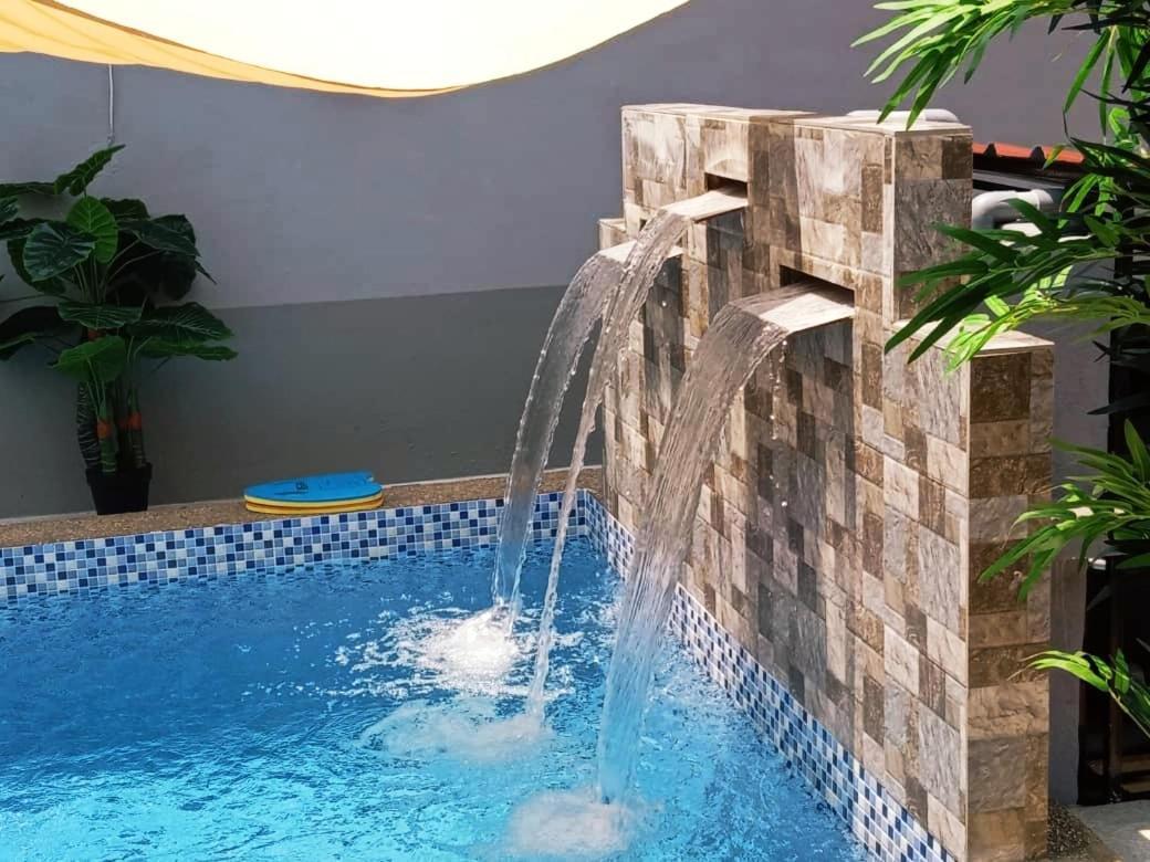 Villa Private Pool Cassa Dinies, Wifi , Bbq,10 Pax Rantau Panjang Exterior foto
