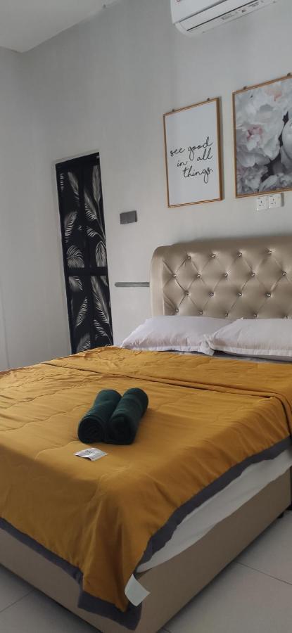 Villa Private Pool Cassa Dinies, Wifi , Bbq,10 Pax Rantau Panjang Exterior foto