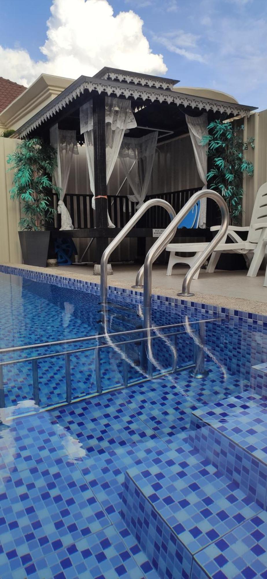 Villa Private Pool Cassa Dinies, Wifi , Bbq,10 Pax Rantau Panjang Exterior foto