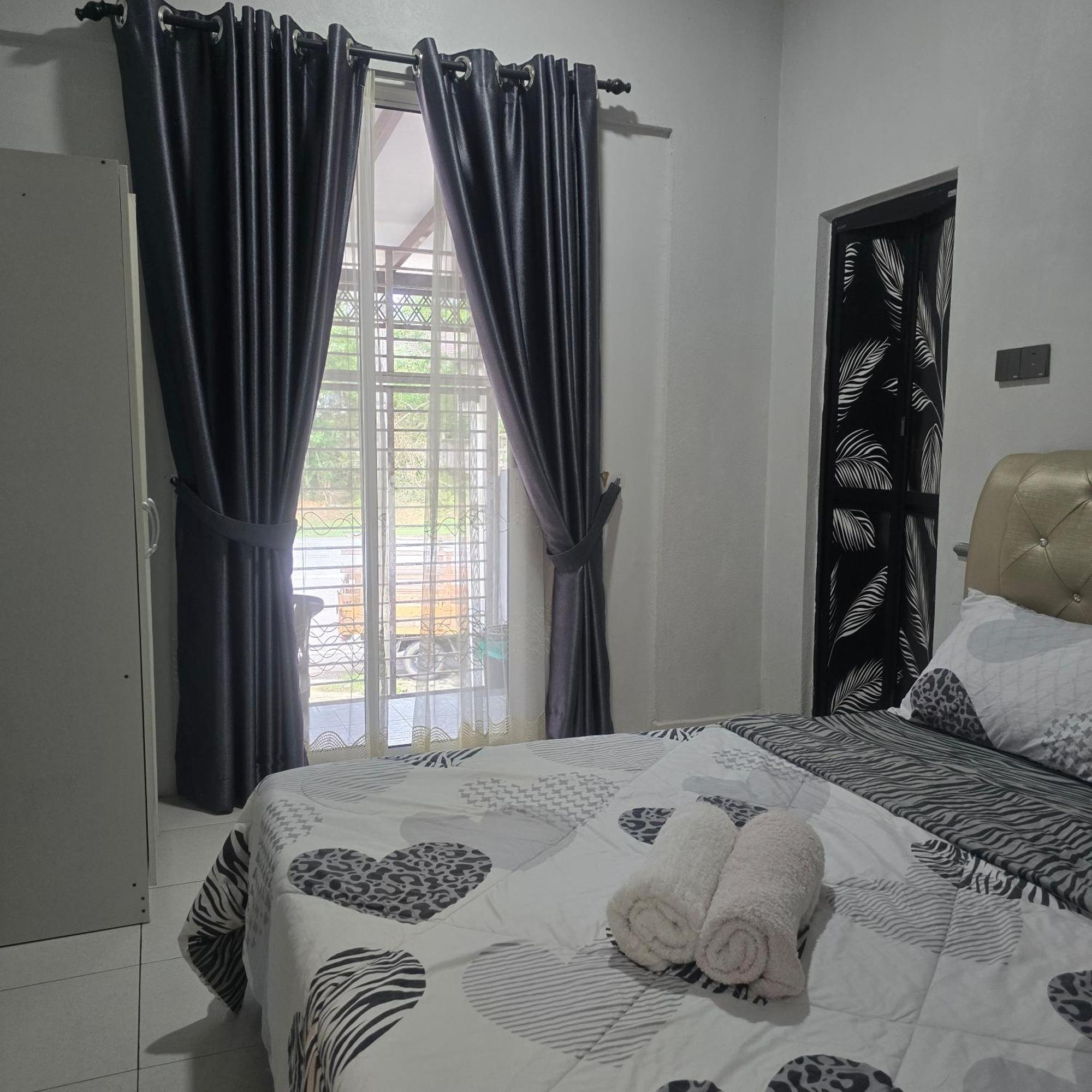 Villa Private Pool Cassa Dinies, Wifi , Bbq,10 Pax Rantau Panjang Exterior foto